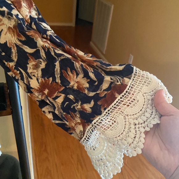 Float fall button up - Picture 2 of 3